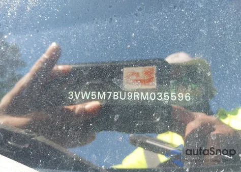 2024 Volkswagen Jetta 1.5T S z USA, uszkodzony, nr VIN 3VW5M7BU9RM035596